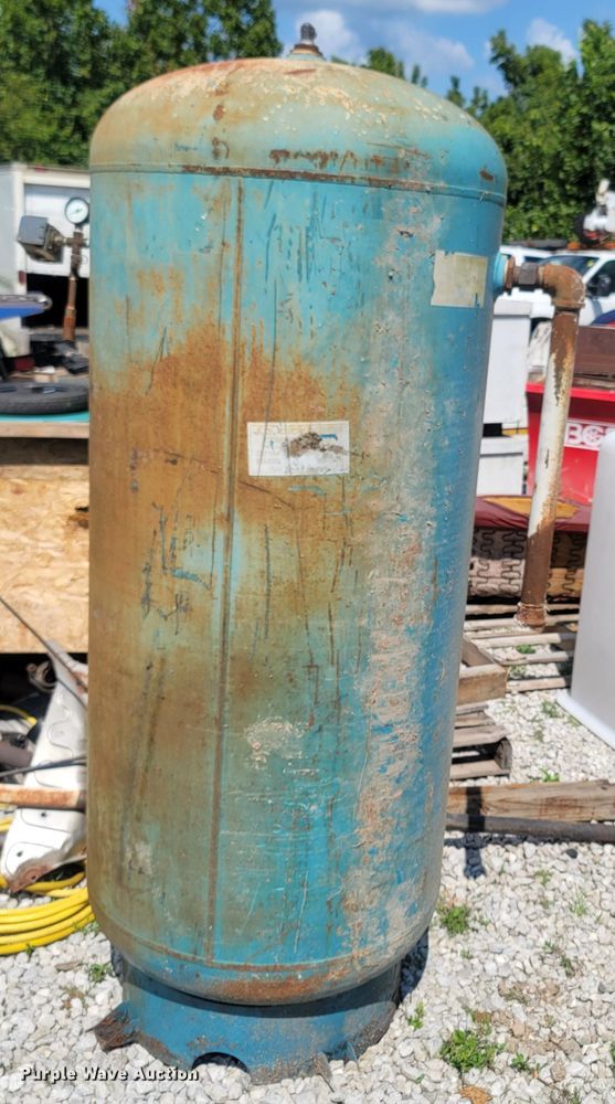 image for item LM9736 Air compressor