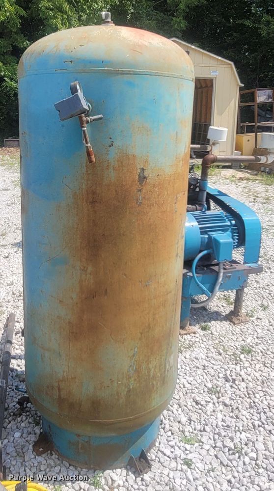 image for item LM9736 Air compressor