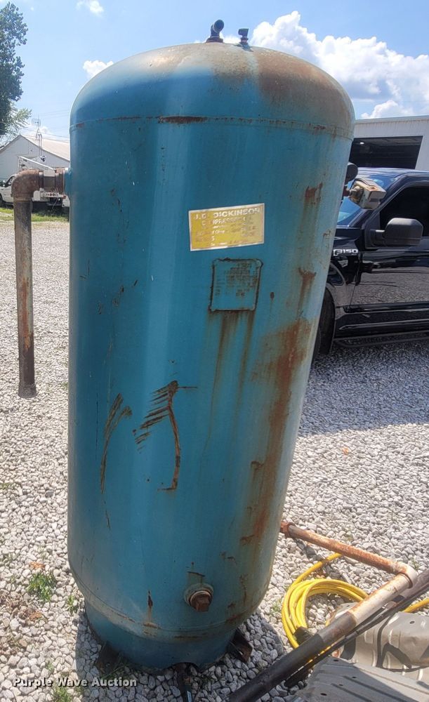 image for item LM9736 Air compressor