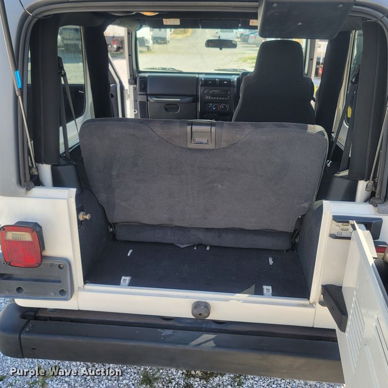 image for item LM9737 2005 Jeep Wrangler  SUV