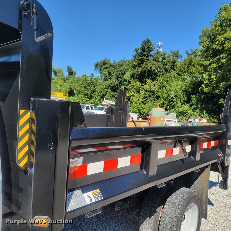 image for item LM9738 2011 Ford F550 Super Duty  dump truck