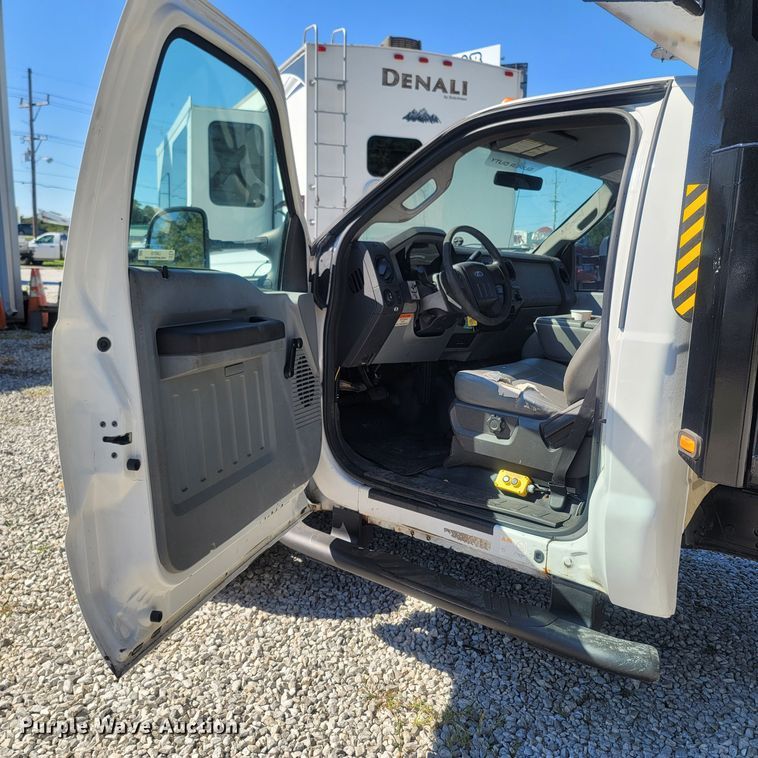 image for item LM9738 2011 Ford F550 Super Duty  dump truck