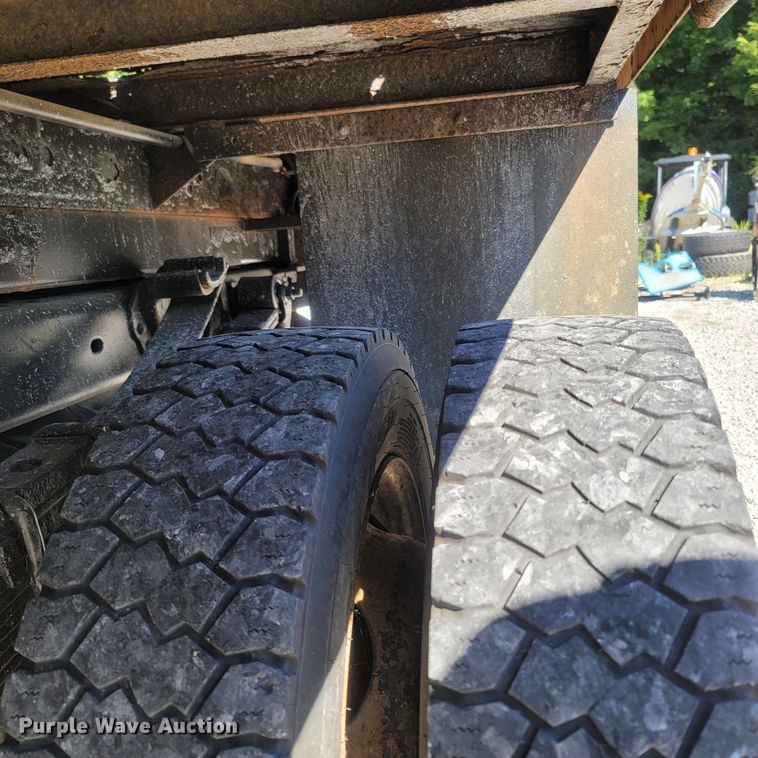 image for item LM9738 2011 Ford F550 Super Duty  dump truck