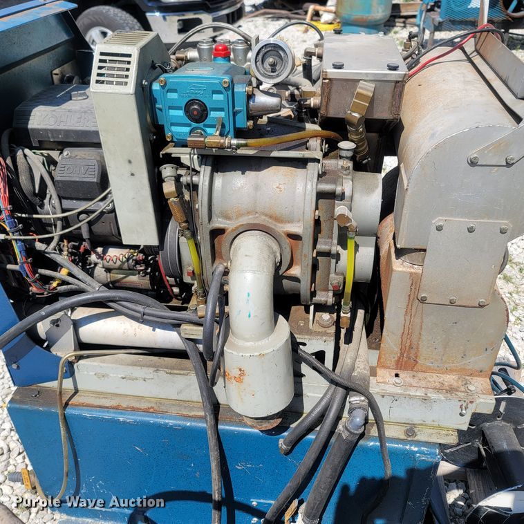 image for item LM9741 Commander White Magic H.O  carpet extractor/cleaner