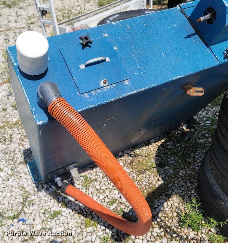 image for item LM9741 Commander White Magic H.O  carpet extractor/cleaner