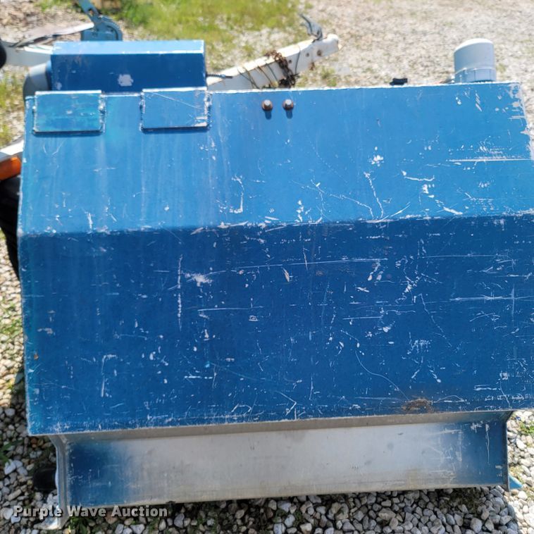 image for item LM9741 Commander White Magic H.O  carpet extractor/cleaner