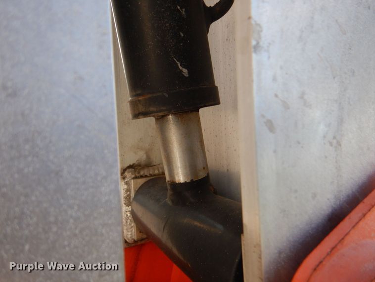 image for item LS9881 2007 JLG T500  boom lift