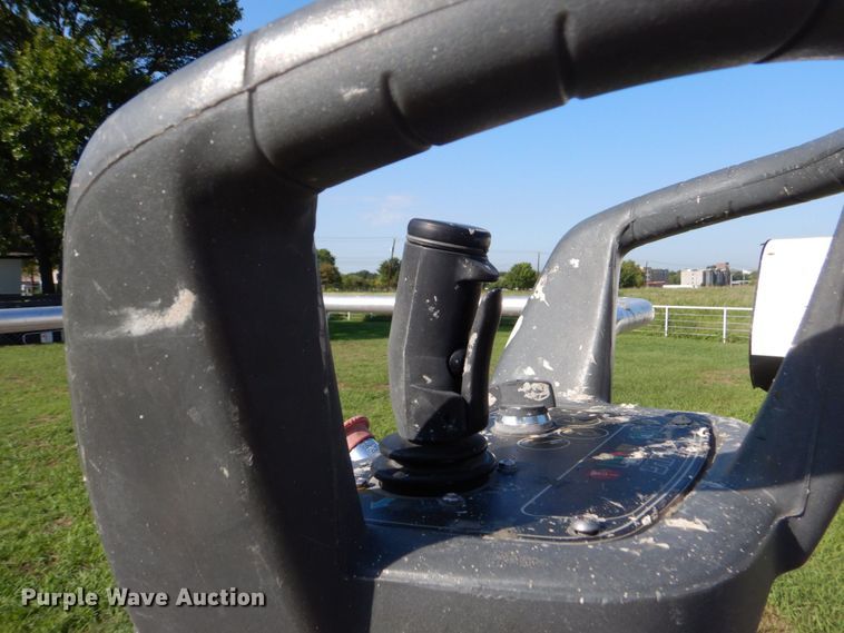 image for item LS9881 2007 JLG T500  boom lift