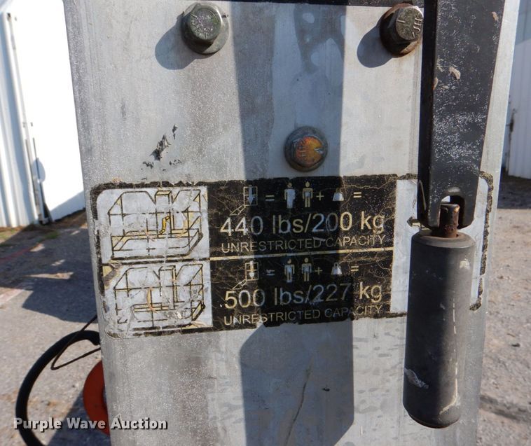 image for item LS9881 2007 JLG T500  boom lift