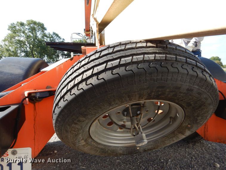 image for item LS9881 2007 JLG T500  boom lift