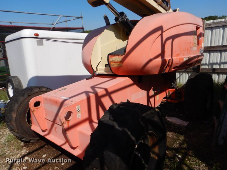 image for item LS9883 2002 JLG 600S  boom lift