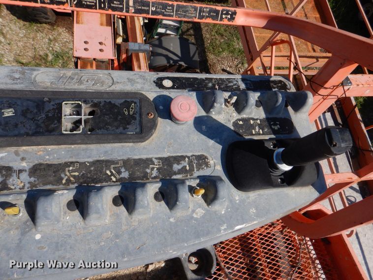 image for item LS9883 2002 JLG 600S  boom lift