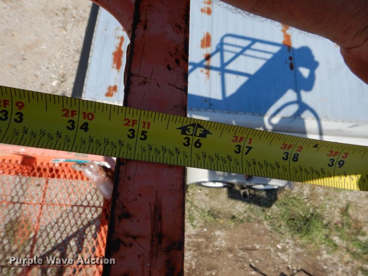 image for item LS9883 2002 JLG 600S  boom lift