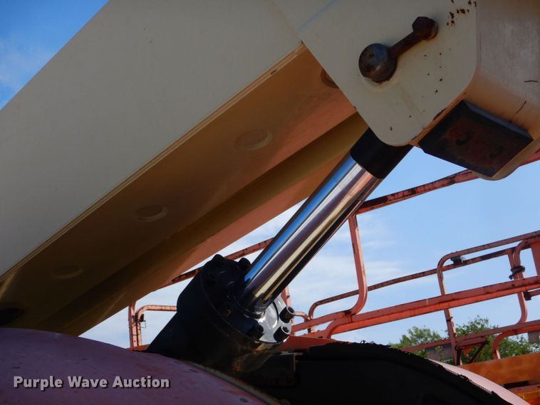 image for item LS9883 2002 JLG 600S  boom lift