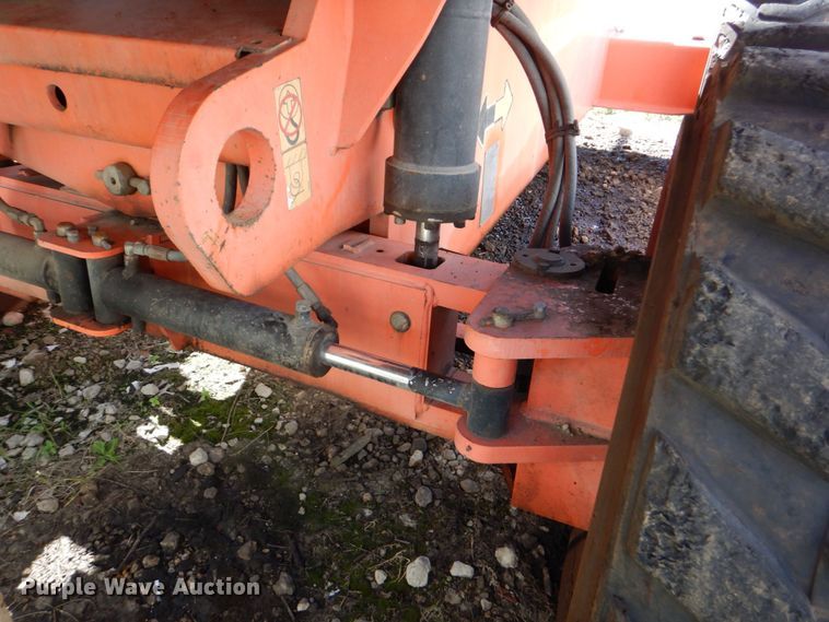 image for item LS9883 2002 JLG 600S  boom lift