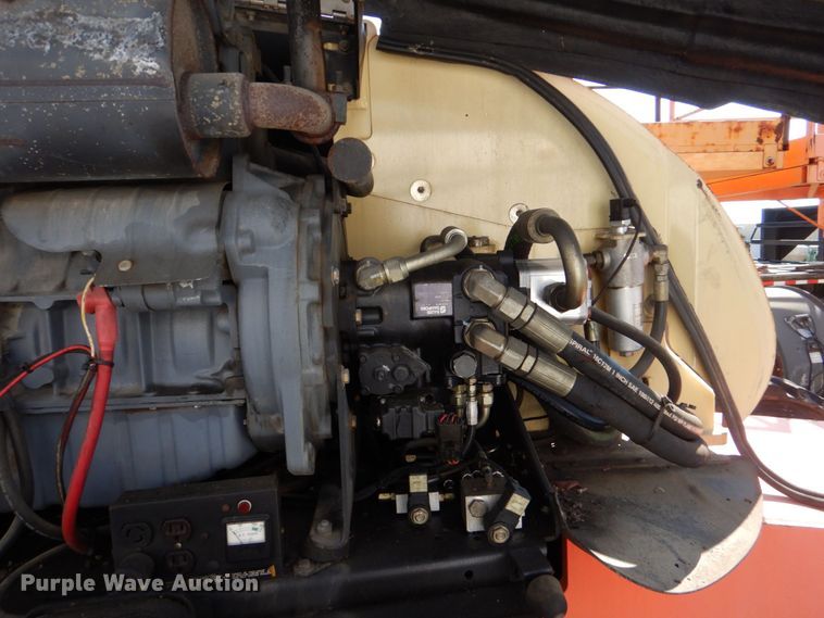 image for item LS9883 2002 JLG 600S  boom lift