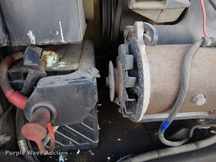 image for item LS9883 2002 JLG 600S  boom lift