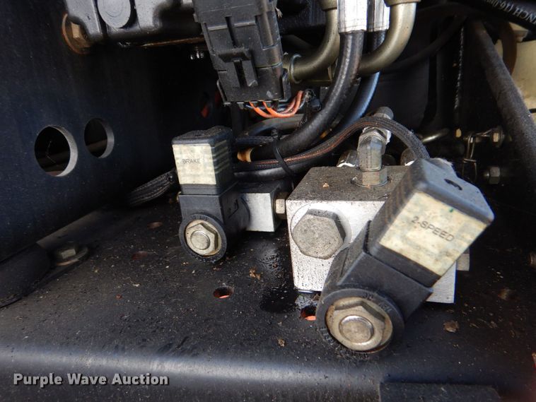 image for item LS9883 2002 JLG 600S  boom lift