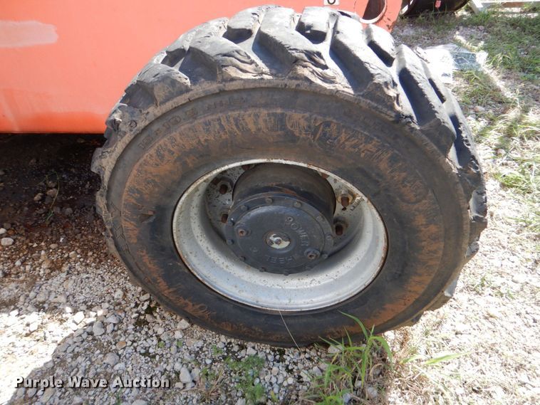 image for item LS9883 2002 JLG 600S  boom lift