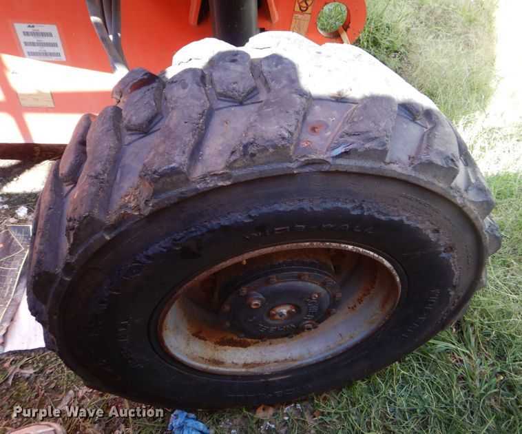 image for item LS9883 2002 JLG 600S  boom lift