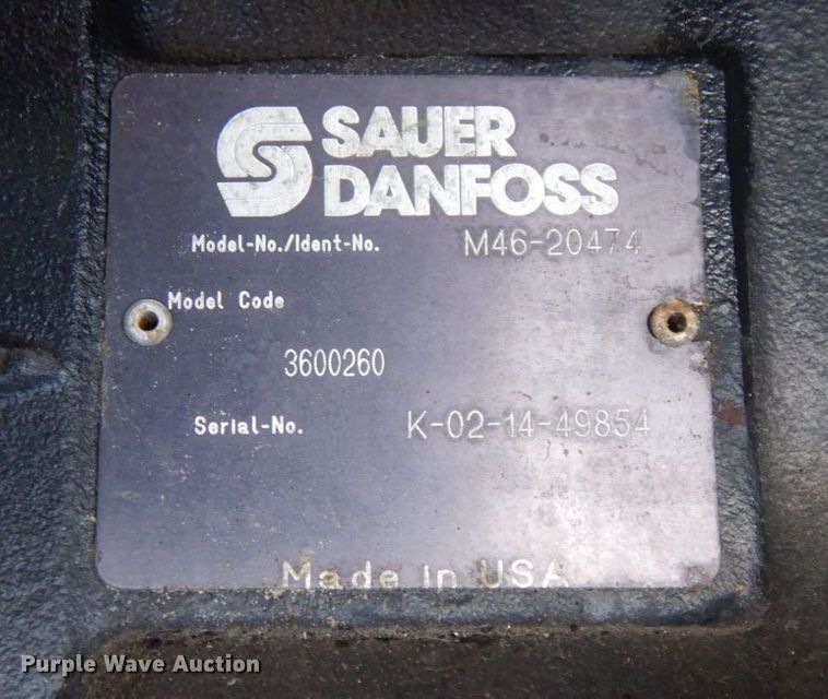 image for item LS9883 2002 JLG 600S  boom lift