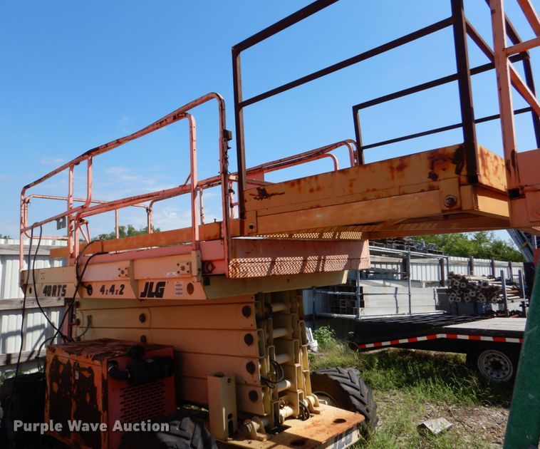 image for item LS9884 2001 JLG 40RTS  scissor lift