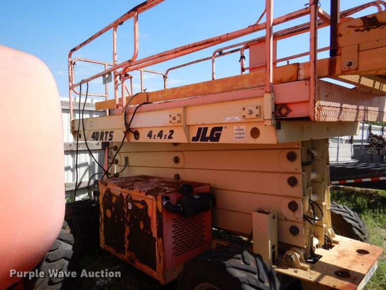 image for item LS9884 2001 JLG 40RTS  scissor lift