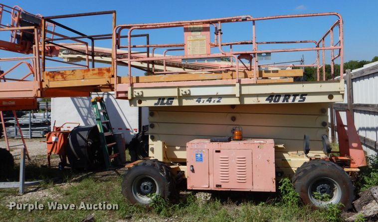 image for item LS9884 2001 JLG 40RTS  scissor lift