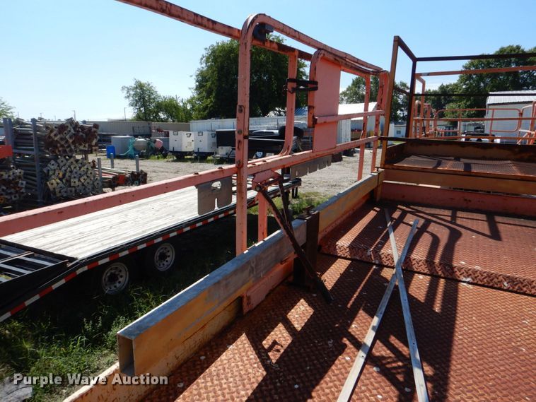 image for item LS9884 2001 JLG 40RTS  scissor lift