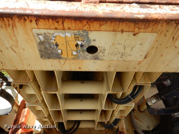 image for item LS9884 2001 JLG 40RTS  scissor lift