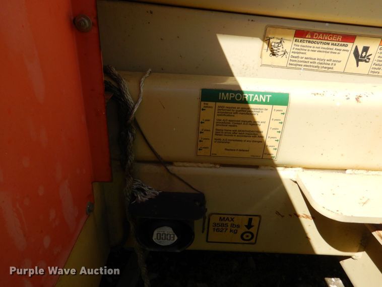 image for item LS9884 2001 JLG 40RTS  scissor lift