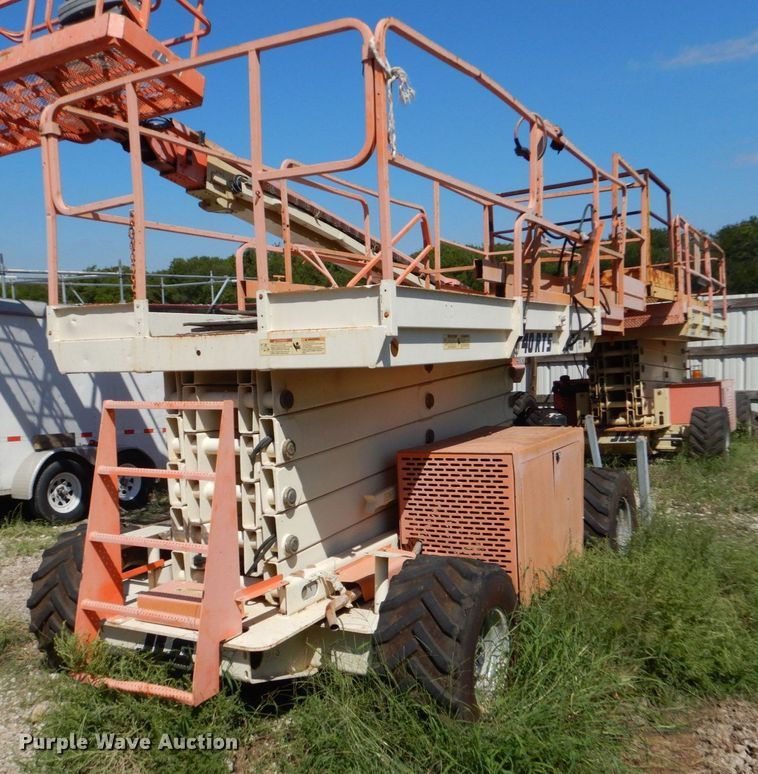 image for item LS9885 2001 JLG 40RTS  scissor lift