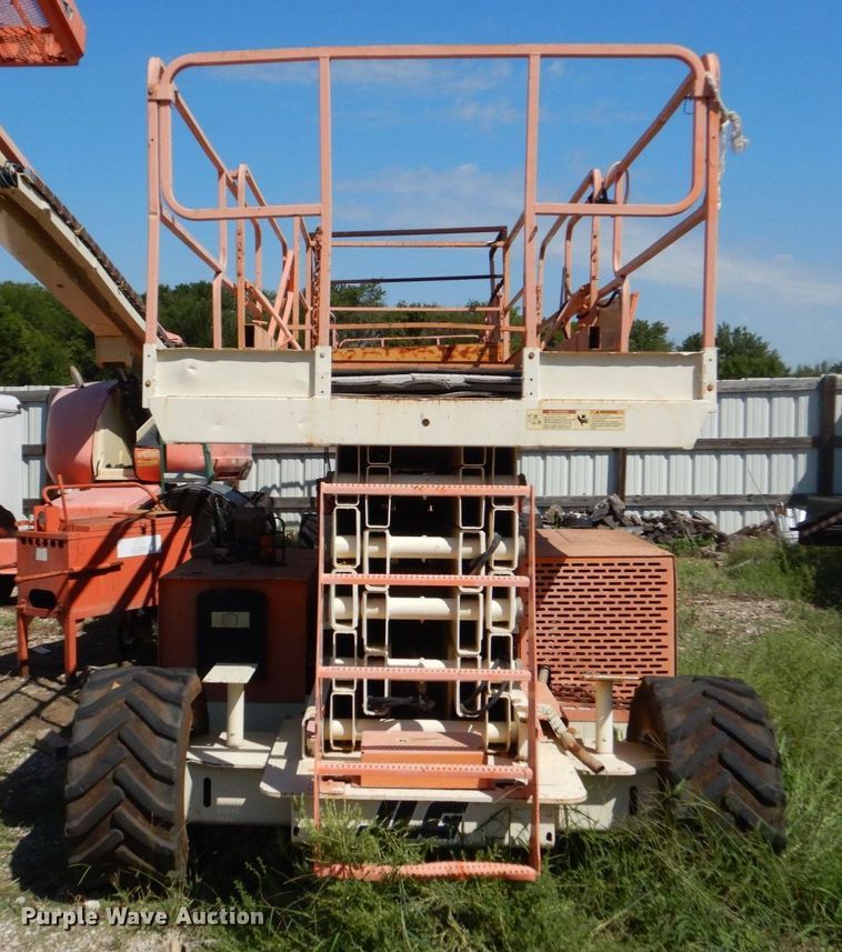 image for item LS9885 2001 JLG 40RTS  scissor lift