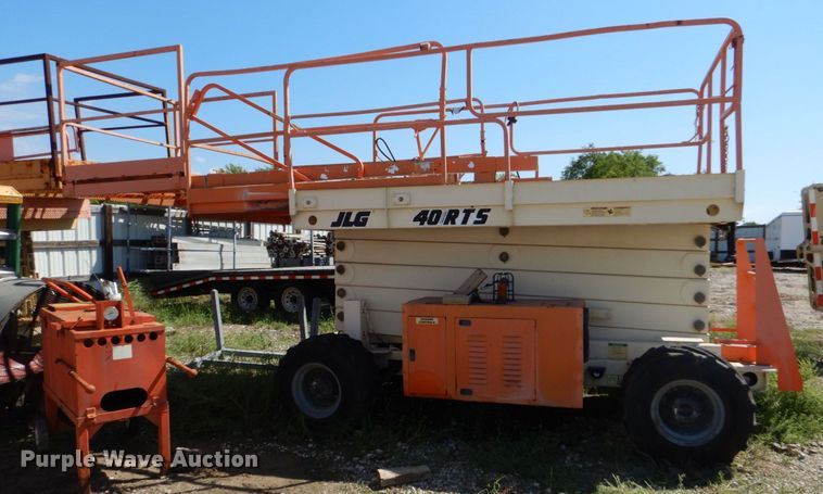 image for item LS9885 2001 JLG 40RTS  scissor lift