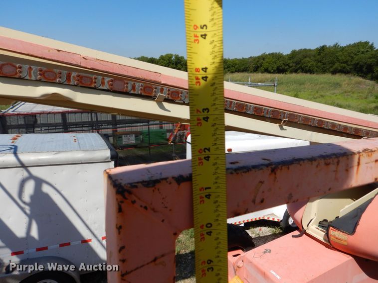 image for item LS9885 2001 JLG 40RTS  scissor lift