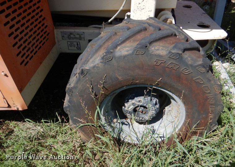 image for item LS9885 2001 JLG 40RTS  scissor lift