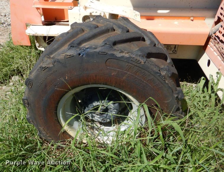 image for item LS9885 2001 JLG 40RTS  scissor lift