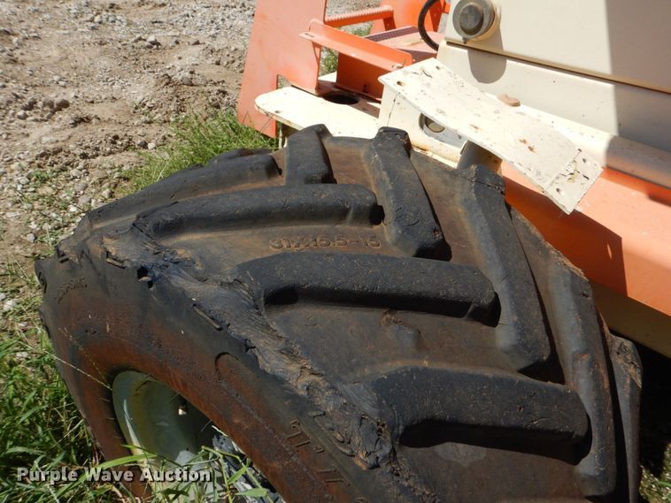 image for item LS9885 2001 JLG 40RTS  scissor lift