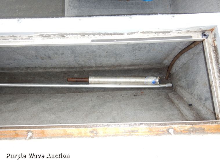 image for item LY9063 2000 Ranger Cherokee 116  boat