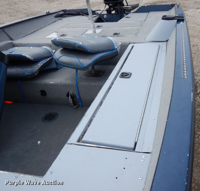 image for item LY9063 2000 Ranger Cherokee 116  boat