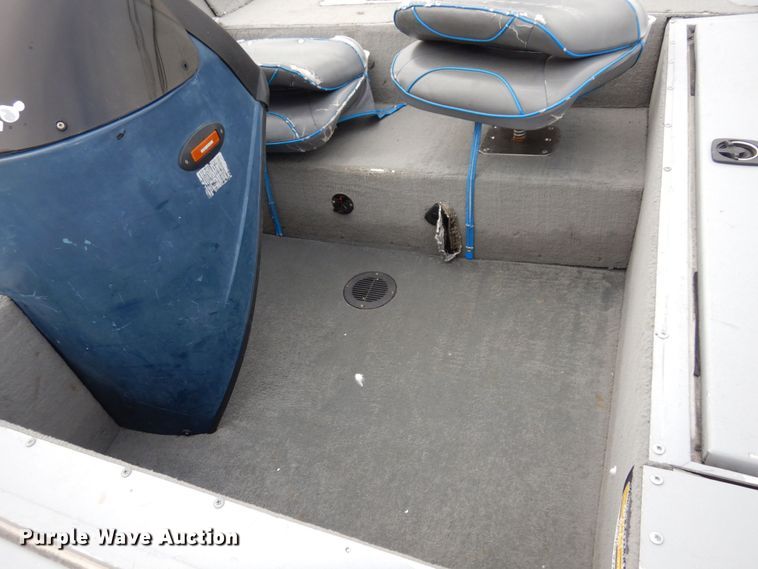 image for item LY9063 2000 Ranger Cherokee 116  boat