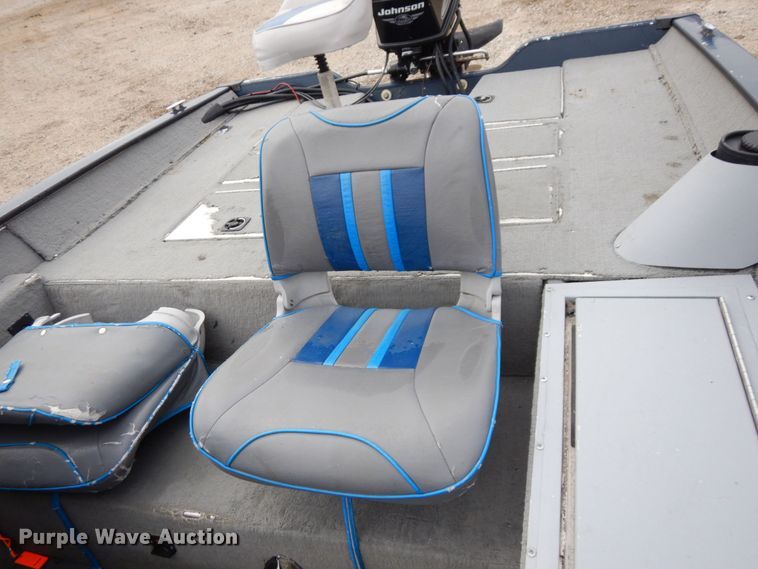 image for item LY9063 2000 Ranger Cherokee 116  boat