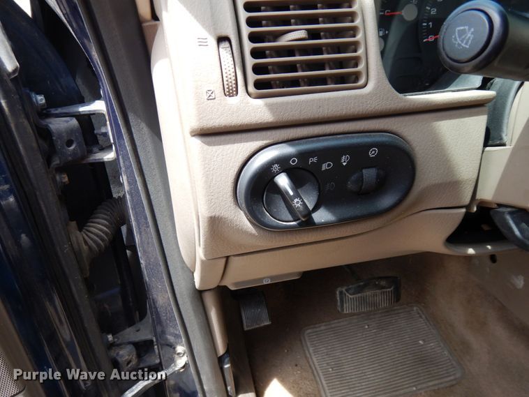 image for item MF9613 2003 Ford Explorer Eddie Bauer  SUV