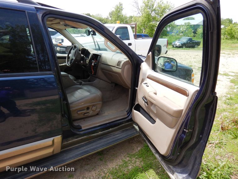 image for item MF9613 2003 Ford Explorer Eddie Bauer  SUV