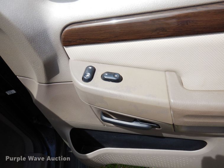 image for item MF9613 2003 Ford Explorer Eddie Bauer  SUV