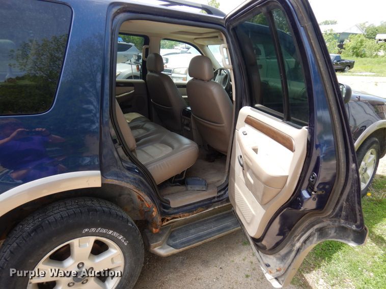 image for item MF9613 2003 Ford Explorer Eddie Bauer  SUV