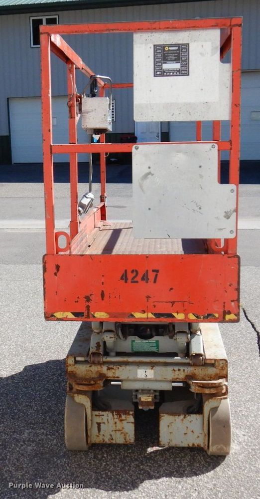 image for item MH9130 2004 Skyjack SJIII 3219  scissor lift