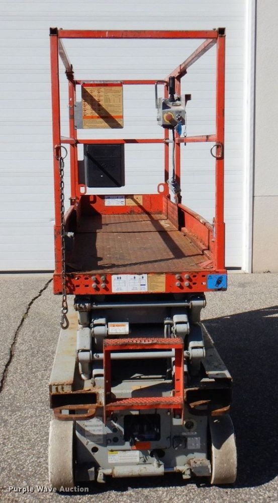 image for item MH9130 2004 Skyjack SJIII 3219  scissor lift