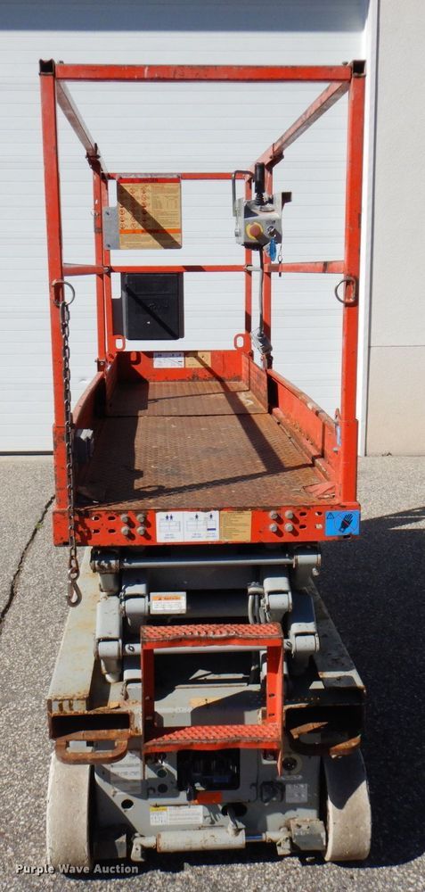 image for item MH9130 2004 Skyjack SJIII 3219  scissor lift