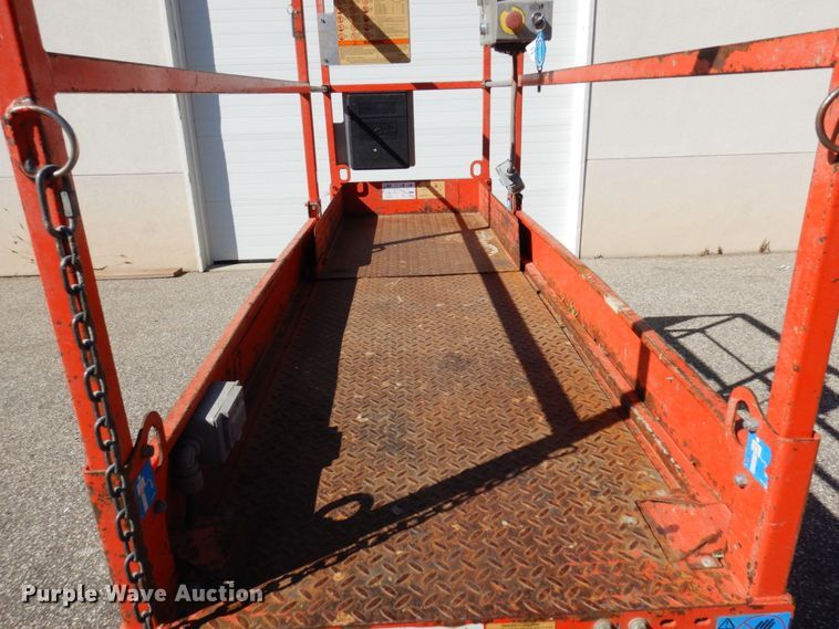image for item MH9130 2004 Skyjack SJIII 3219  scissor lift